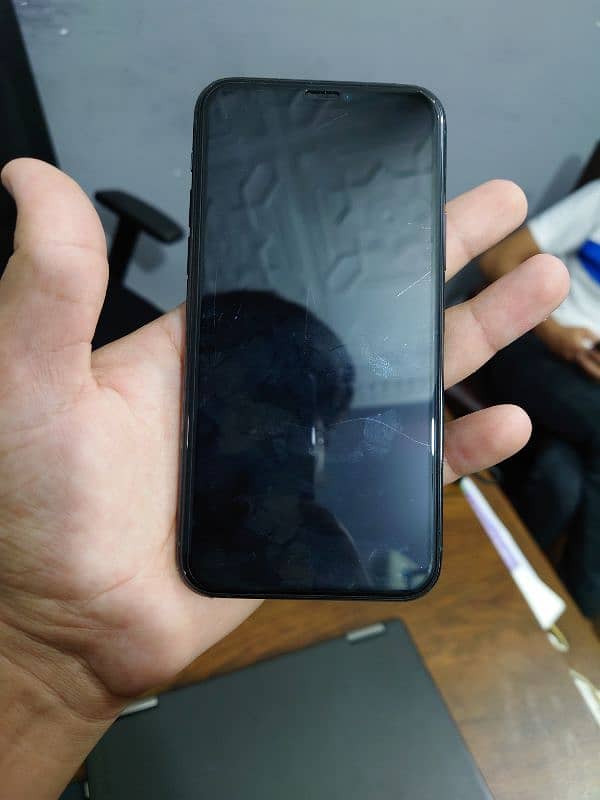 Iphone 11 pro 256 GB non PTA 5