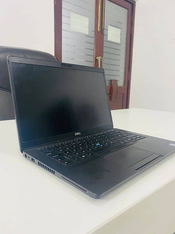 New condition laptop Core i5 ( 8th generation ) 1