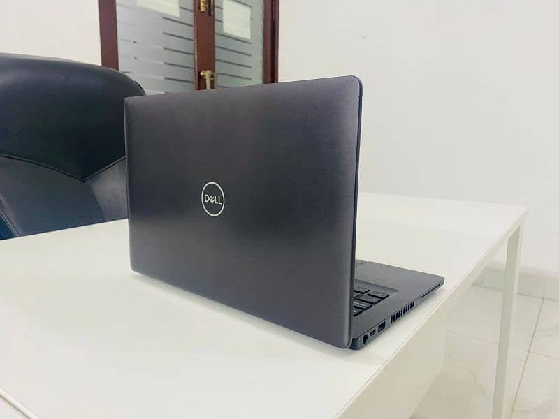 New condition laptop Core i5 ( 8th generation ) 7