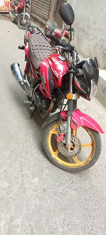 Honda CB150 f 3