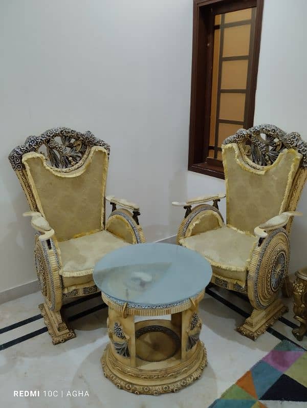 Antique design bedroom chairs 0