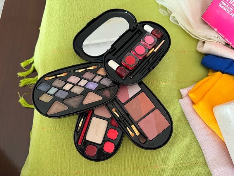 make up kit 3