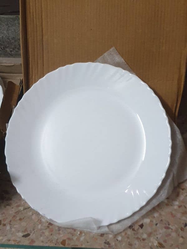 plates,cups,bowls and thermose avaliable. . 1