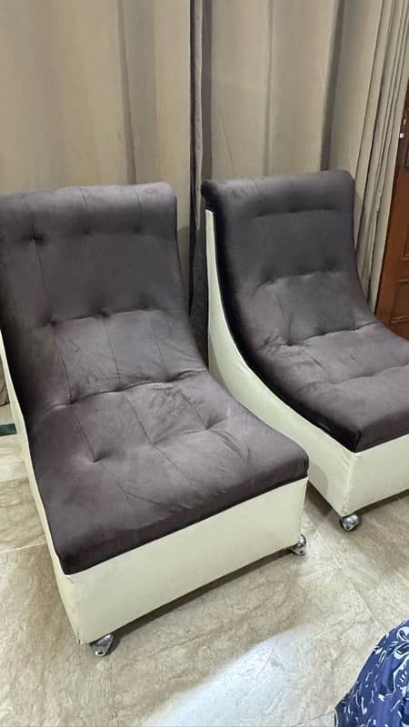 2 sofa seats for Sale 2