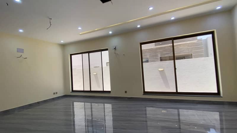 250sq yd 4 & 5 Bedrooms Luxury Villa FOR SALE. Adjacent to Jinnah Avenue, Easy access to Entrance facing GRAND MOSQUE. All facilities nearby and utilities present. 7