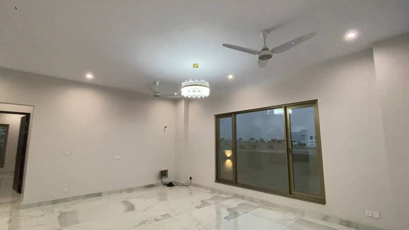 250sq yd 4 & 5 Bedrooms Luxury Villa FOR SALE. Adjacent to Jinnah Avenue, Easy access to Entrance facing GRAND MOSQUE. All facilities nearby and utilities present. 11