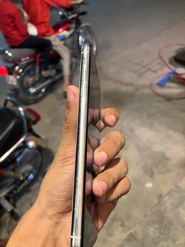 iPhone x s max pta 64gb 0