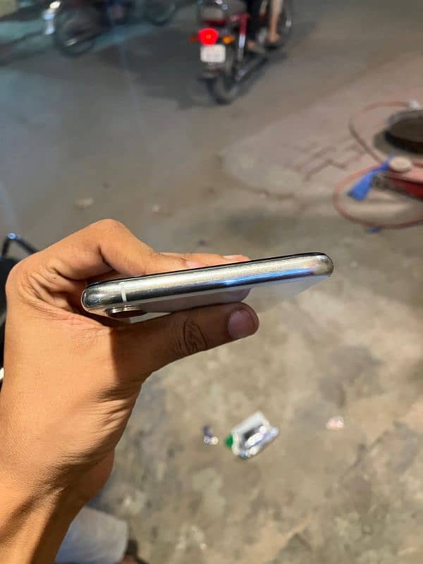 iPhone x s max pta 64gb 1