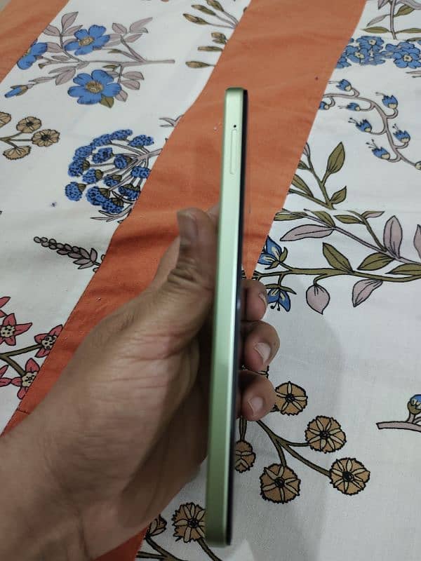 vivo Y18 6/128 GB 15 days used 2