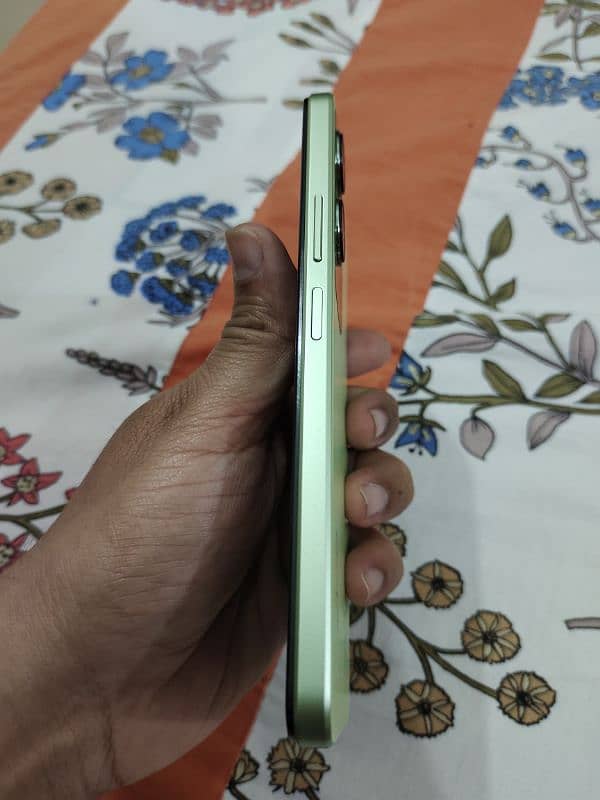 vivo Y18 6/128 GB 15 days used 4