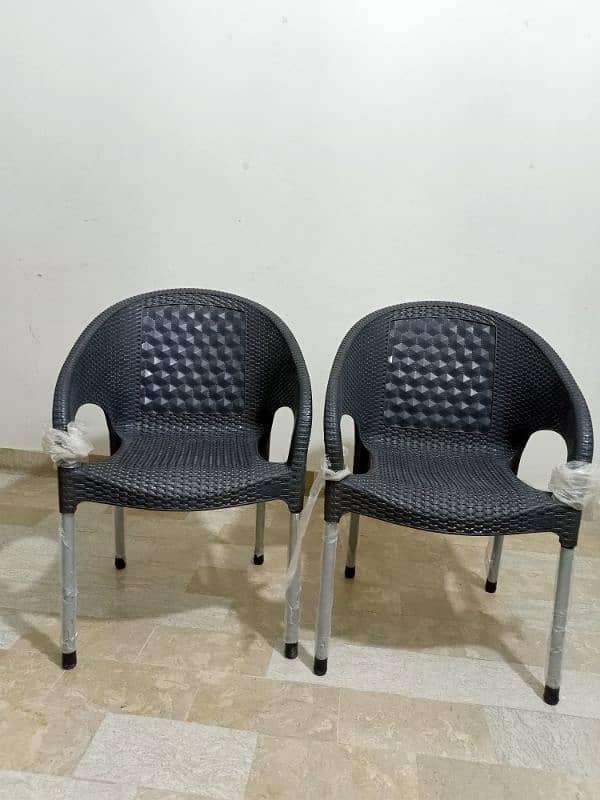 One 20*40 Table + 1 Stylish Office Chair + 2 Plastic Chairs 4