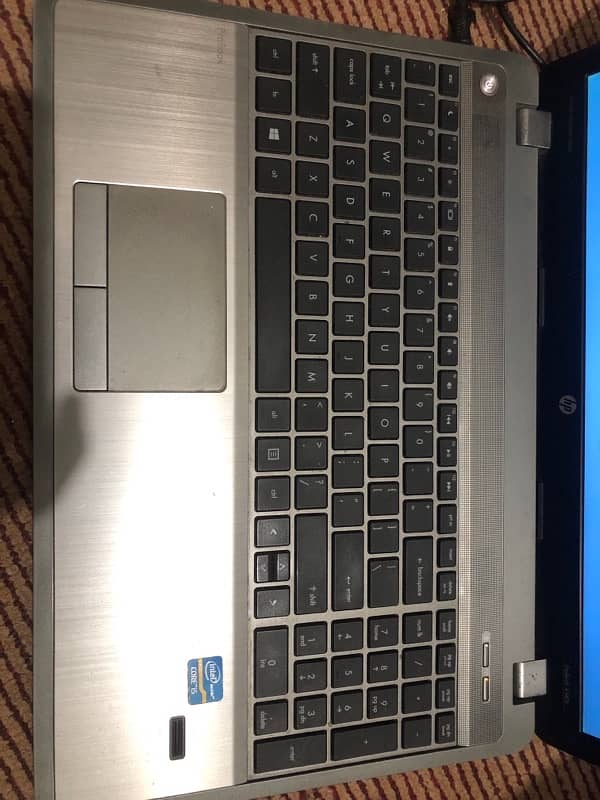 hp latop in goid condition 2