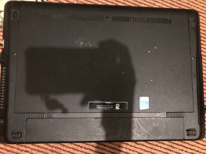 hp latop in goid condition 3