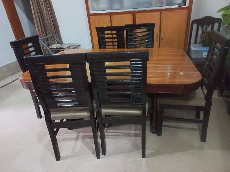 Dining Table &6 Chairs 1