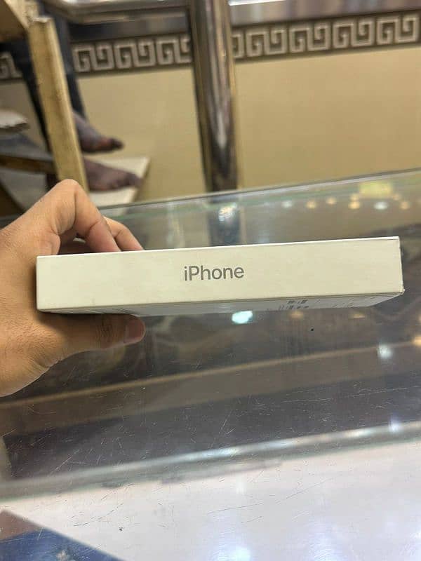 iPhone 16 pro max white non pta 1