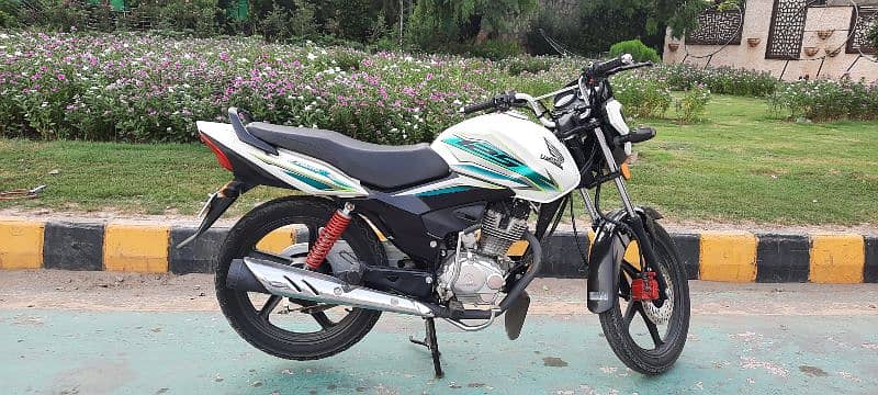 honda cb125 lush condition like new 03218821541 9