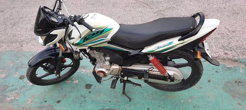 honda cb125 lush condition like new 03218821541 11