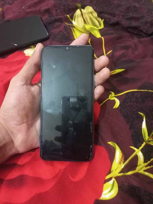 vivo y20s 4 128 all ok hai no open no repairs with box 4