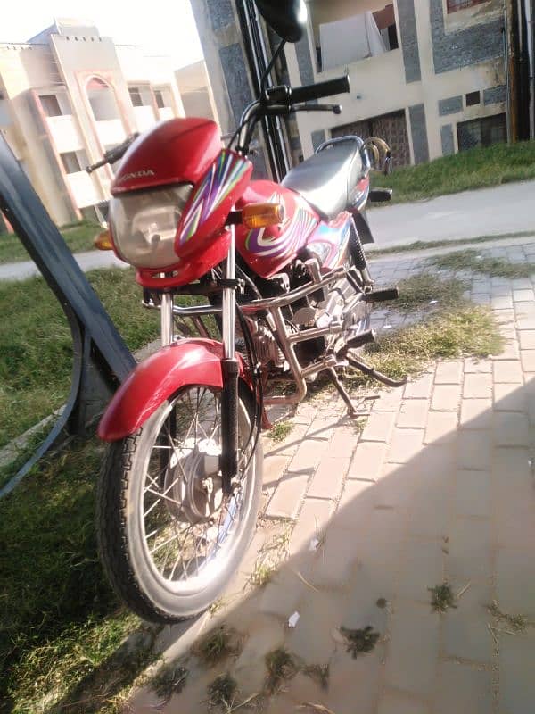 100cc Honda Bike available 2