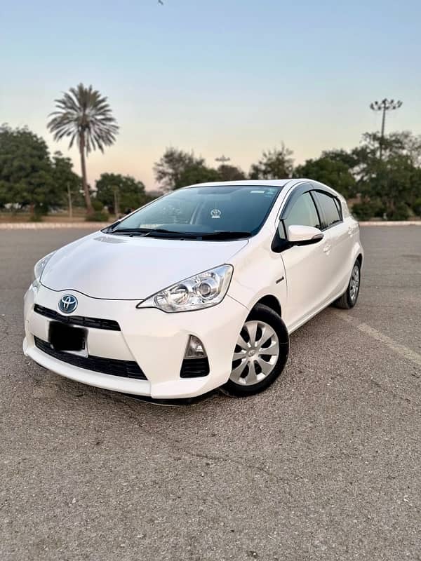 Toyota Aqua 2014 S WHITE FULL ORIGNAL 0