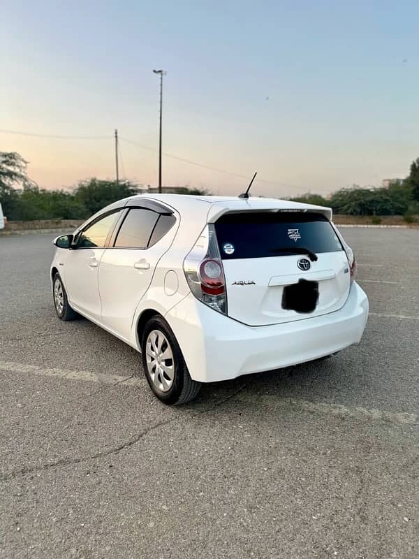 Toyota Aqua 2014 S WHITE FULL ORIGNAL 4