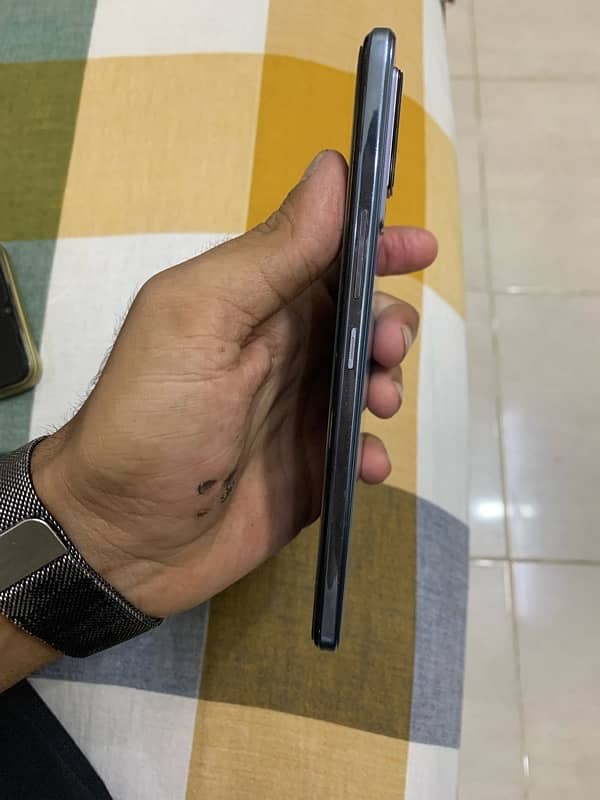 VIVO V21 1