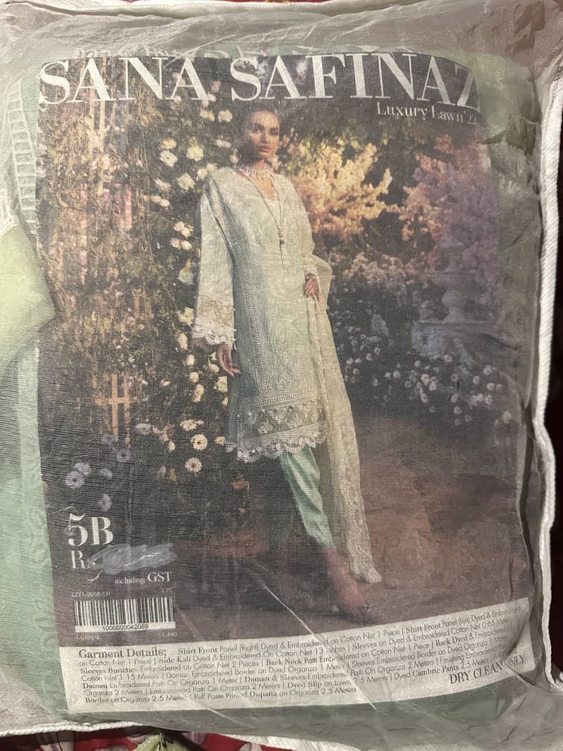 Sana safinaz luxury lawn suit. Unstitched article 0