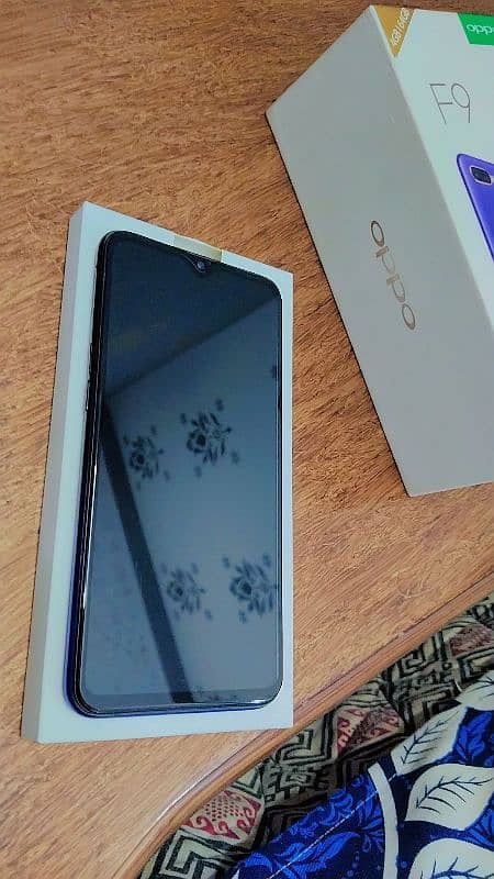 OPPO F9 (4GB-64GB) 9