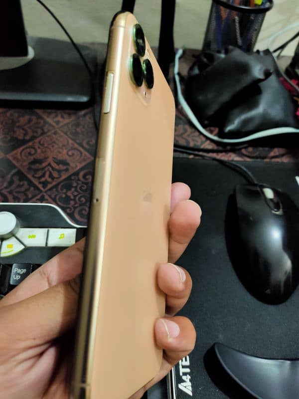 iphone 11 Pro Max 64 Gb 4