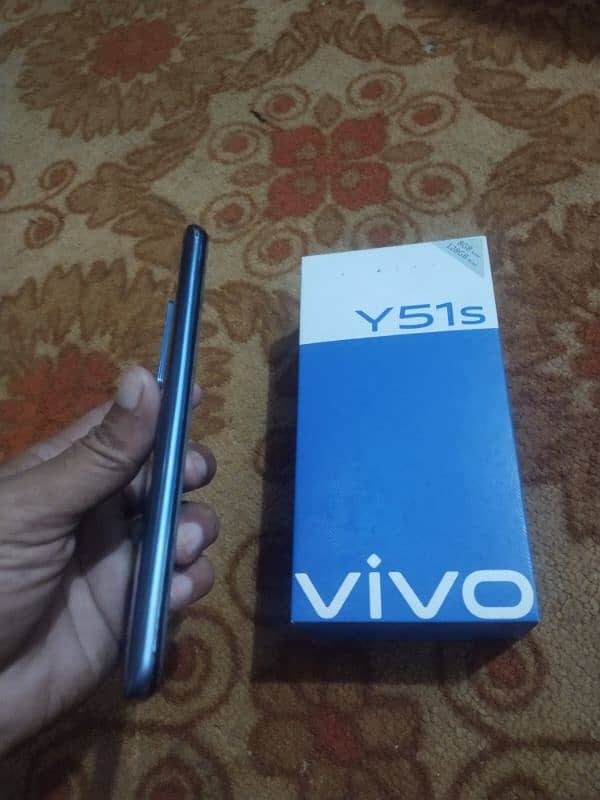 Vivo y51s 8gb+4gb and 128gb with box 12