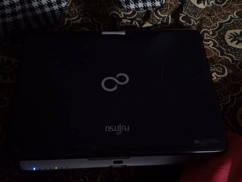 Fujitsu laptop: core i3 best laptop 0