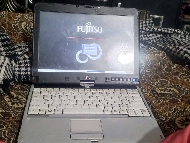 Fujitsu laptop: core i3 best laptop 4