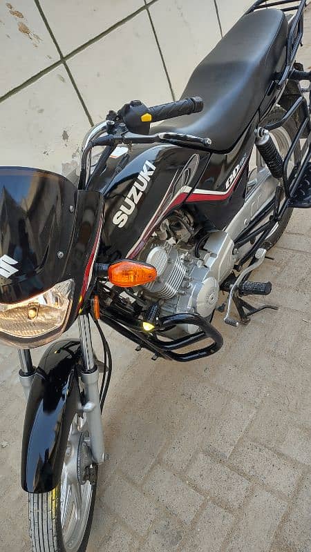 Suzuki GD 110S Karachi number 7