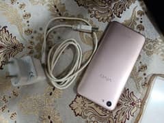 Vivo y81s Mobile 3+64 with charger