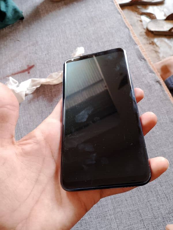 LG V30 ThinQ lush condition 6