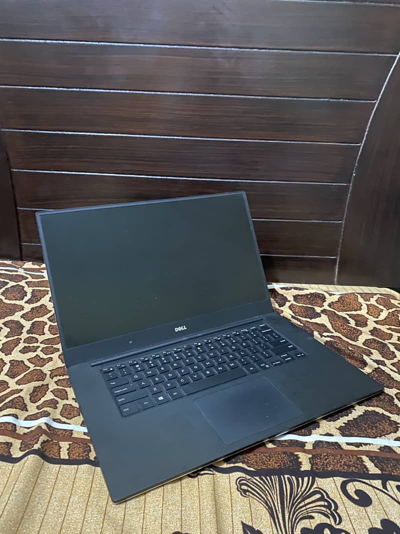 Dell Precision 5520 10/10 Condition with 4 GB Nvidia Graphics Crad 4