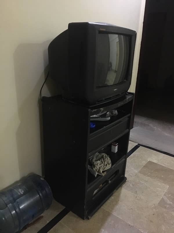 Tv With trolly 1