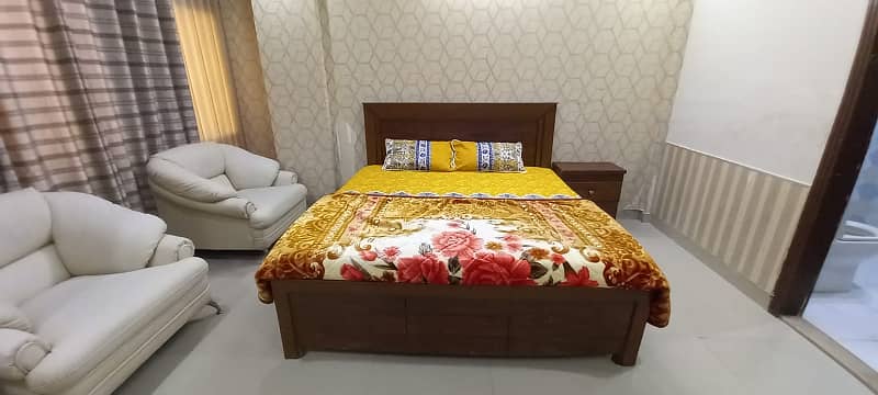 2 bed rom ful furnished safe & scour coupel allow bahria Town 2