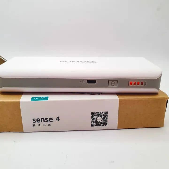 Romozz Sense4 PowerBank with 10400mAh 11