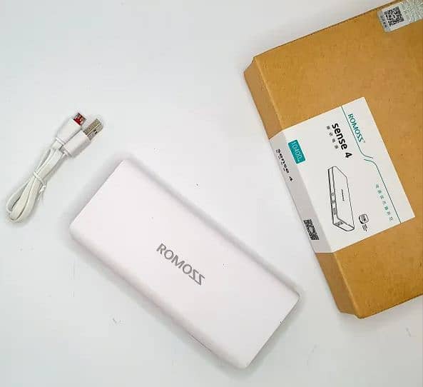 Romozz Sense4 PowerBank with 10400mAh 14