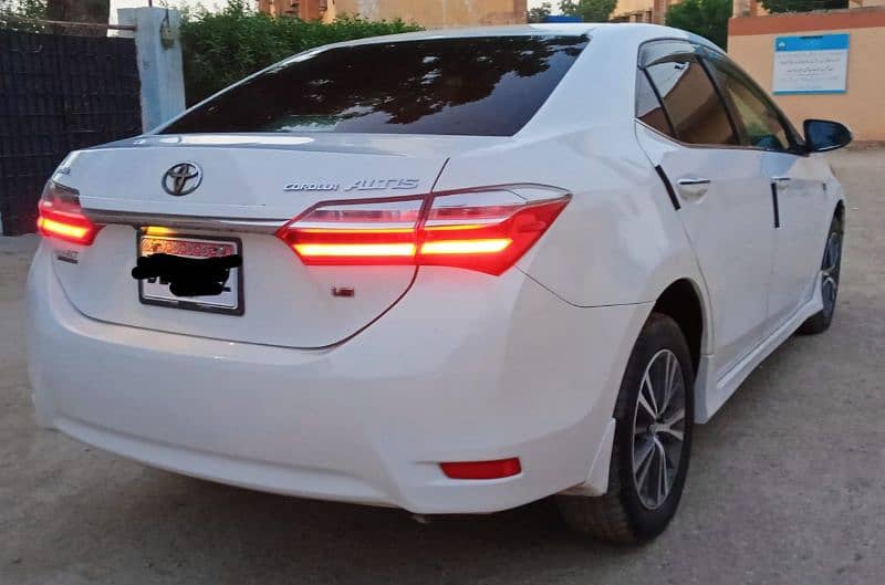 Toyota Corolla Altis 2018 4