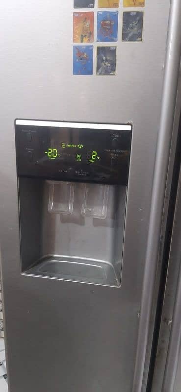 samsung refrigerator and water dispenser 1