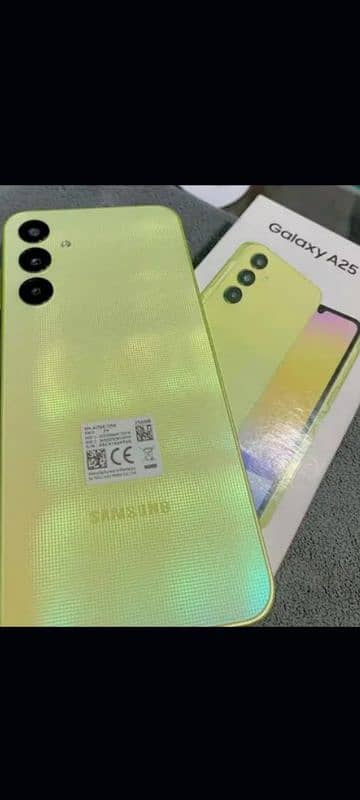 light green color han Samsung brand 8 256 5g spoted han 1