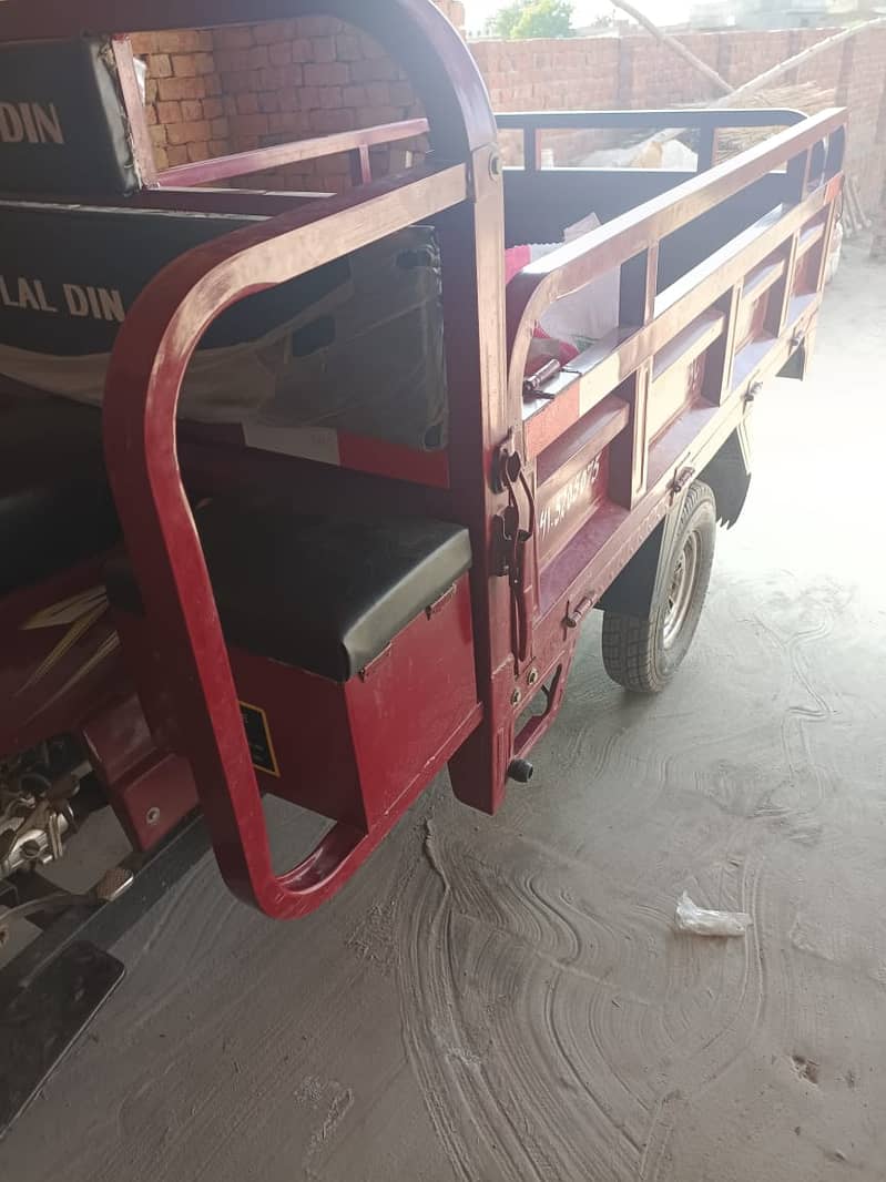 LAL Din Loader Rickshaw 2023 Model 3