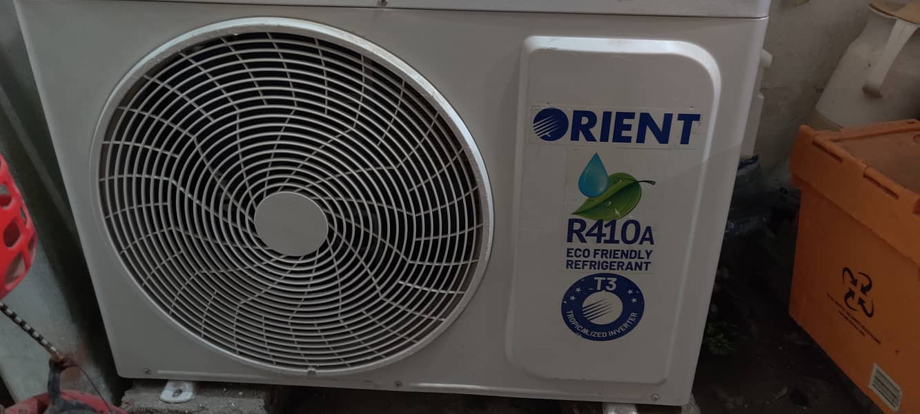 Orient split AC 3