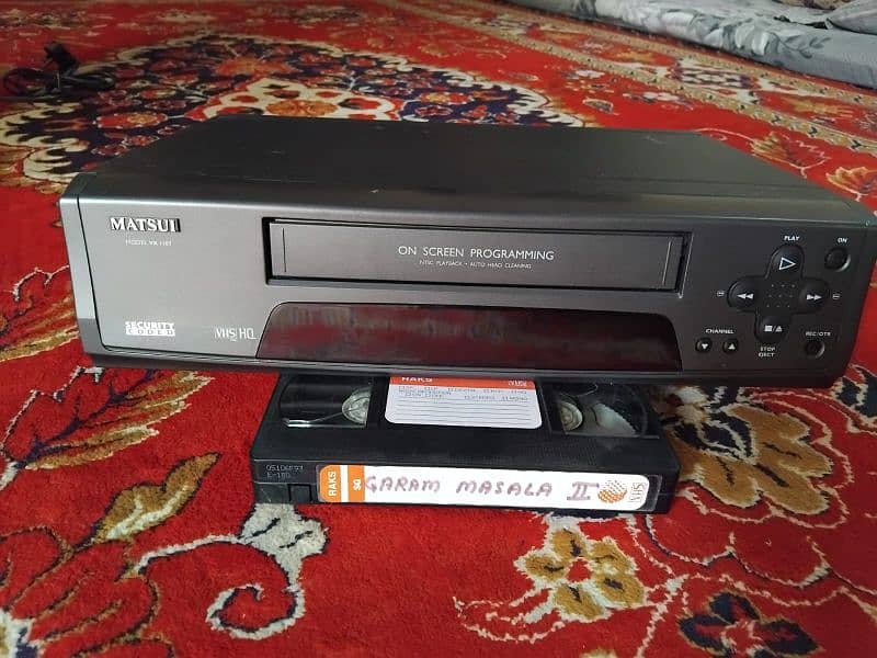 Sony Toshiba matsu Bush vcr ok and good condition full working 1