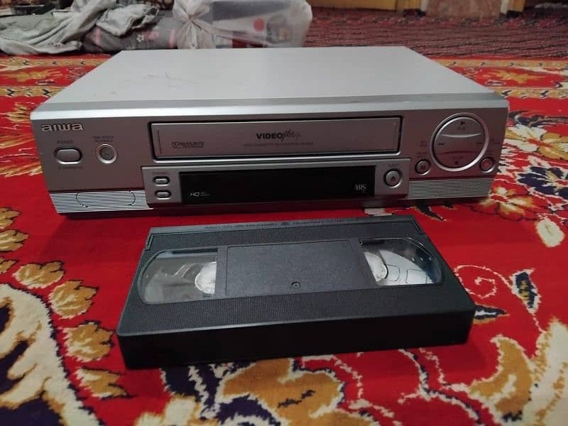 Sony Toshiba matsu Bush vcr ok and good condition full working 12