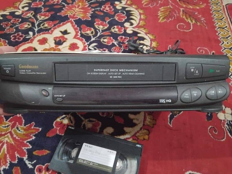 Sony Toshiba matsu Bush vcr ok and good condition full working 13