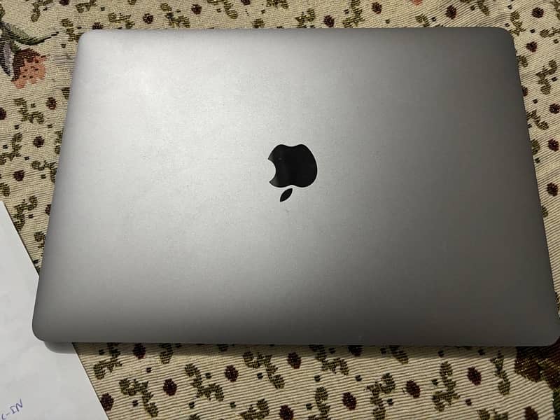 Apple MacBook Pro 2017 core i5 with Touch Bar 5