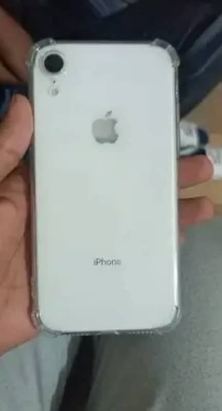 iPhone XR 1